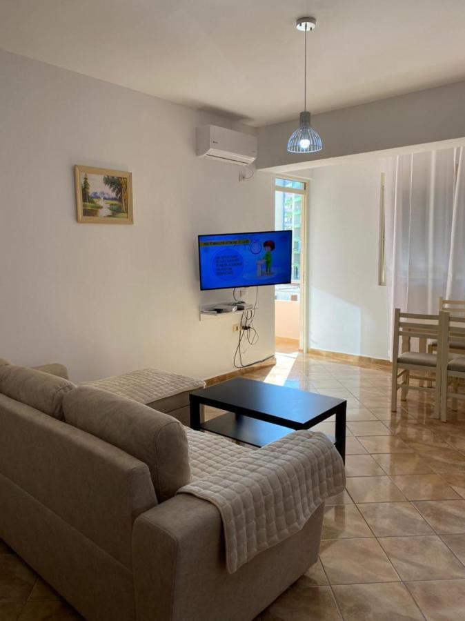 Lea Apartments Вльора Екстер'єр фото