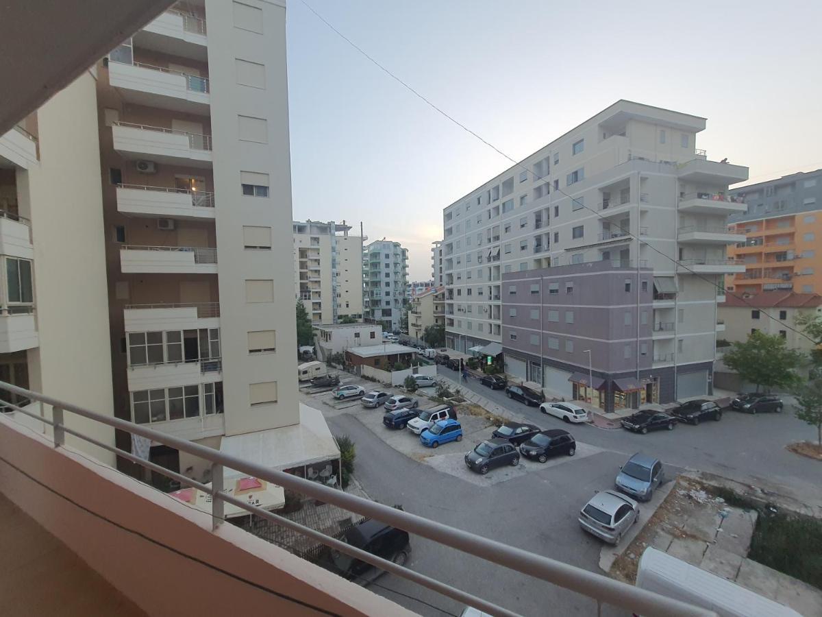 Lea Apartments Вльора Екстер'єр фото